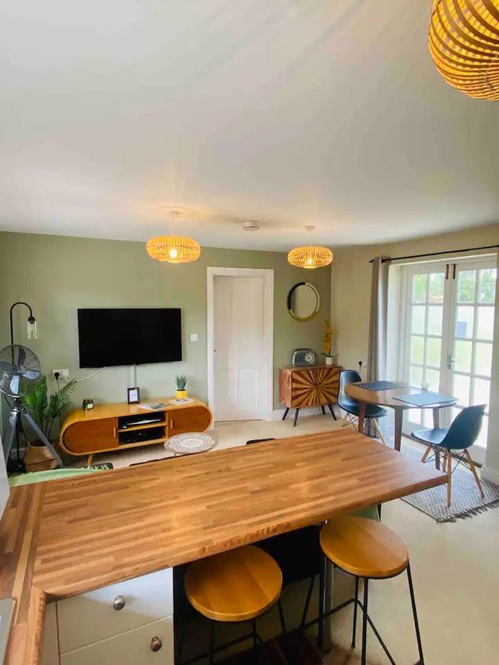 The Willow Studio - Peaceful Retreat Near Whitstable Seaside فيفرشام المظهر الخارجي الصورة