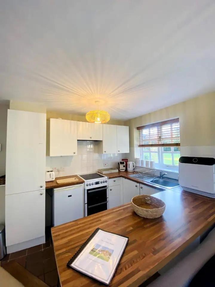 The Willow Studio - Peaceful Retreat Near Whitstable Seaside فيفرشام المظهر الخارجي الصورة